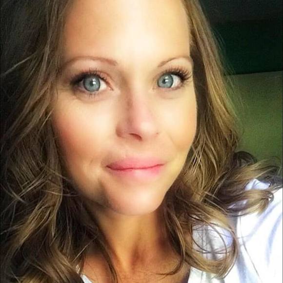 Meet your Posher, Holly - Picture 1 of 1